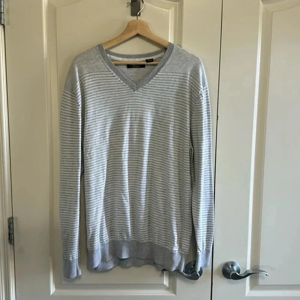 Claiborne Light layering sweater